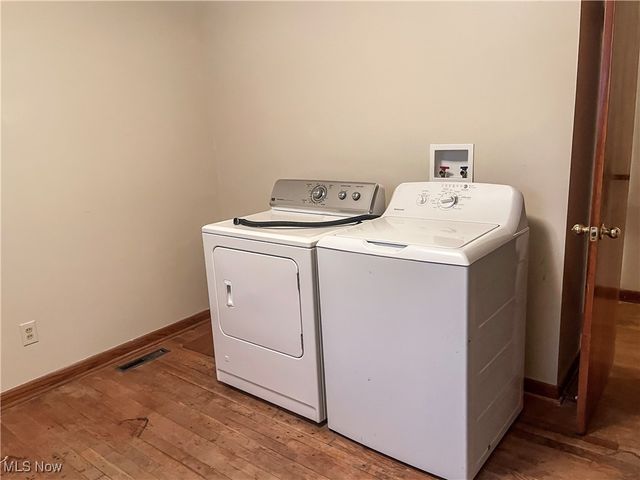 2110 Rockland Avenue, Belpre, OH 45714