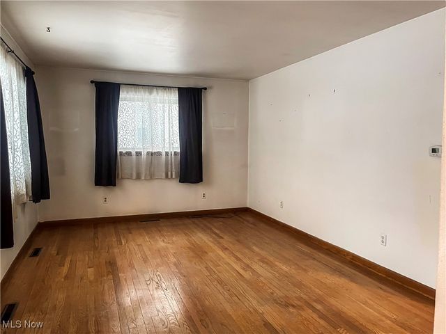 2110 Rockland Avenue, Belpre, OH 45714