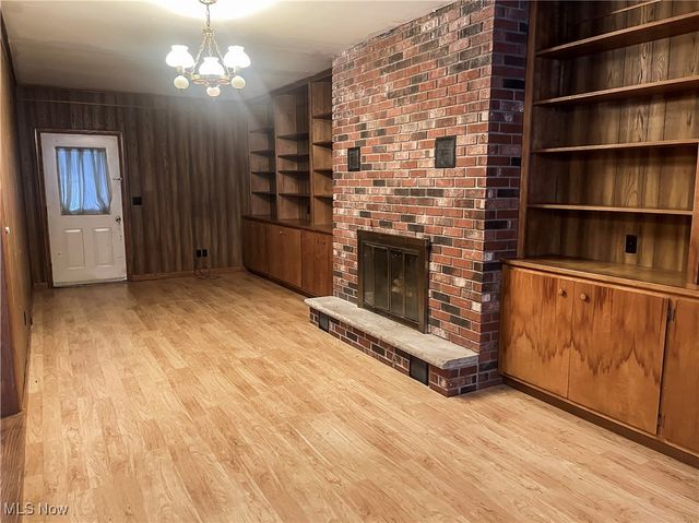 2110 Rockland Avenue, Belpre, OH 45714