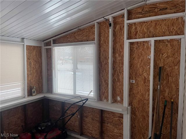 2110 Rockland Avenue, Belpre, OH 45714