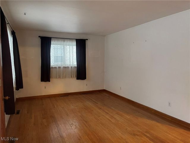 2110 Rockland Avenue, Belpre, OH 45714