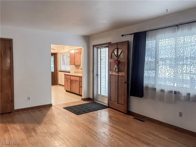 2110 Rockland Avenue, Belpre, OH 45714