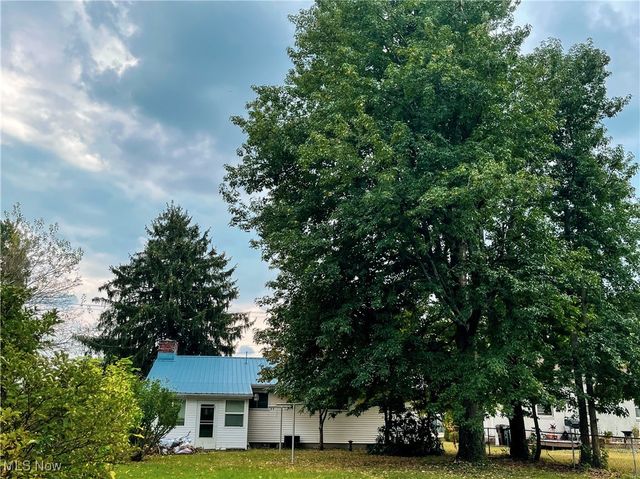 2110 Rockland Avenue, Belpre, OH 45714