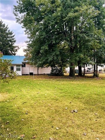 2110 Rockland Avenue, Belpre, OH 45714