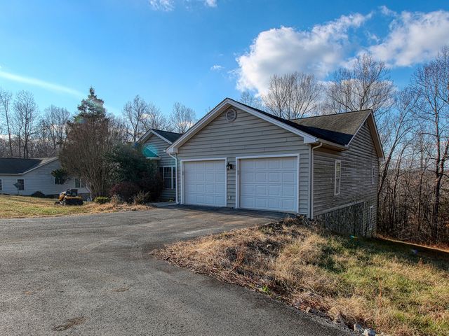 1715 Morewood RD, Hardy, VA 24101