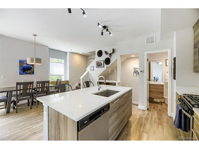 5556 W 10th Pl, Denver, CO 80214