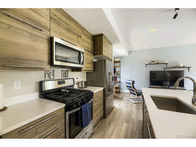5556 W 10th Pl, Denver, CO 80214