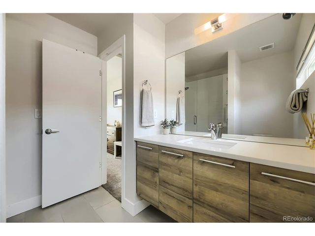 5556 W 10th Pl, Denver, CO 80214