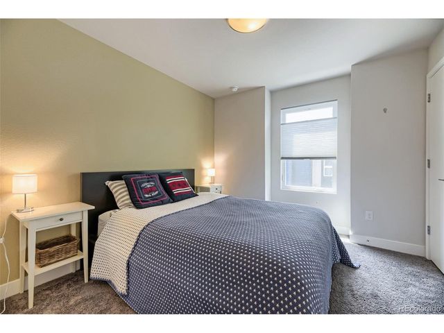 5556 W 10th Pl, Denver, CO 80214