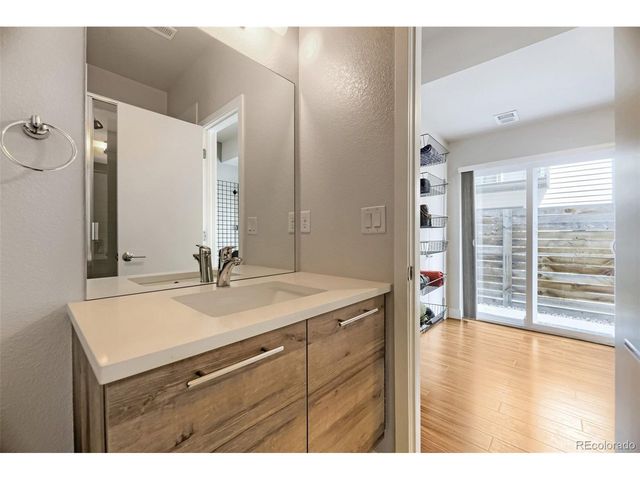 5556 W 10th Pl, Denver, CO 80214