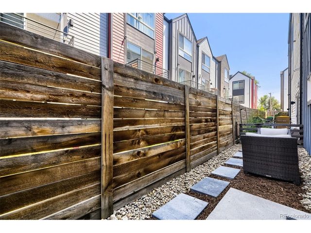5556 W 10th Pl, Denver, CO 80214