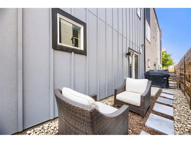 5556 W 10th Pl, Denver, CO 80214