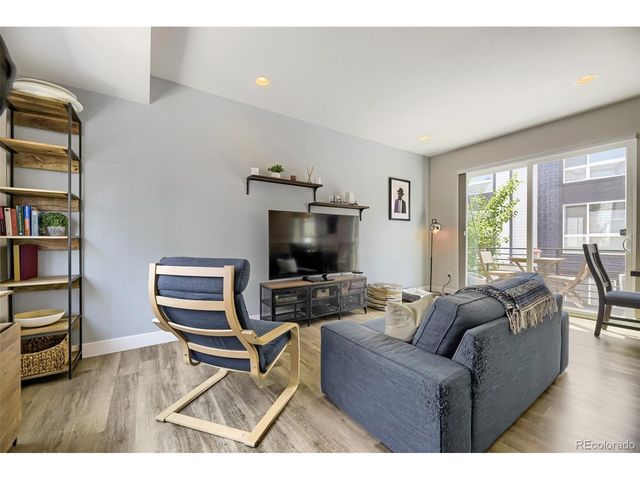 5556 W 10th Pl, Denver, CO 80214