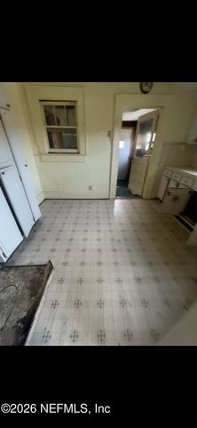 1985 ROWE Avenue, Jacksonville, FL 32208