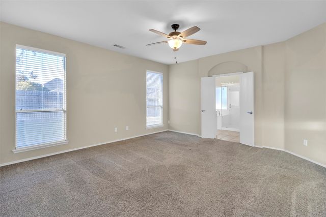 832 Pebblecreek Drive, Burleson, TX 76028