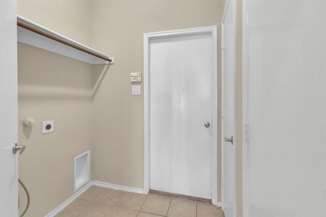 832 Pebblecreek Drive, Burleson, TX 76028