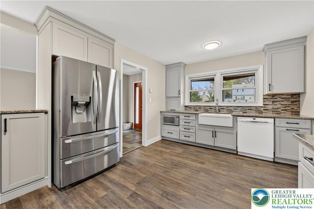 1320 Little Lehigh Drive South, Emmaus Boro, PA 18049