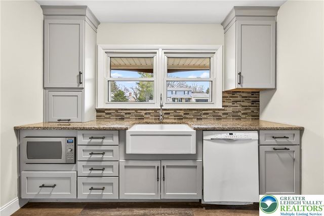 1320 Little Lehigh Drive South, Emmaus Boro, PA 18049