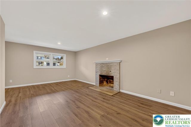 1320 Little Lehigh Drive South, Emmaus Boro, PA 18049