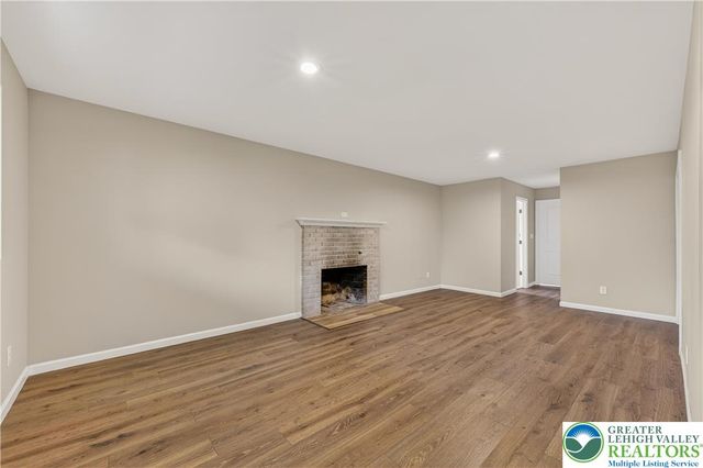 1320 Little Lehigh Drive South, Emmaus Boro, PA 18049