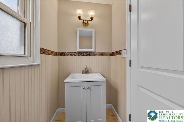 1320 Little Lehigh Drive South, Emmaus Boro, PA 18049