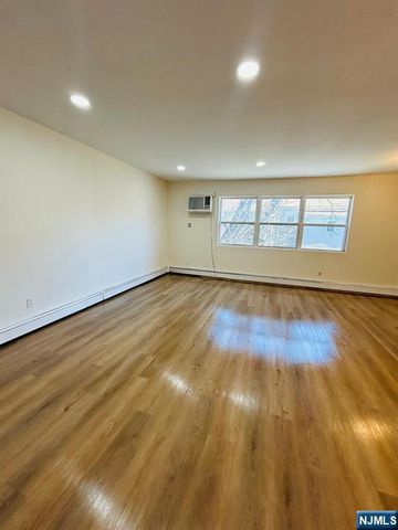 963 19th Street 5, Paterson, NJ 07501