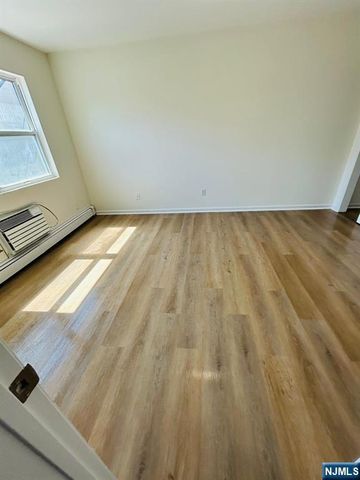 963 19th Street 5, Paterson, NJ 07501