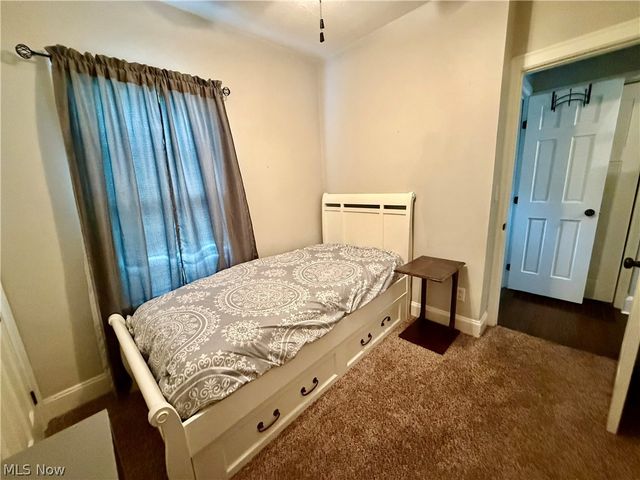 225 29th Street NW, Barberton, OH 44203
