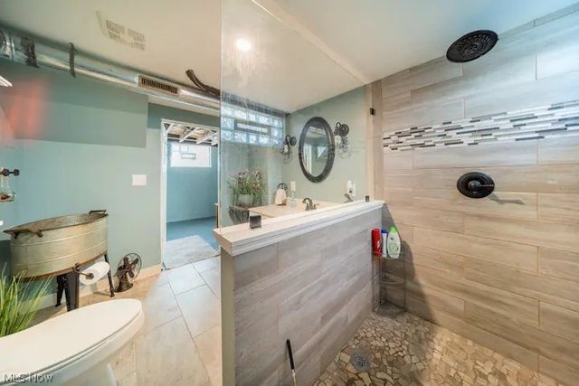 225 29th Street NW, Barberton, OH 44203