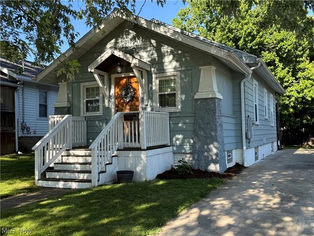 225 29th Street NW, Barberton, OH 44203