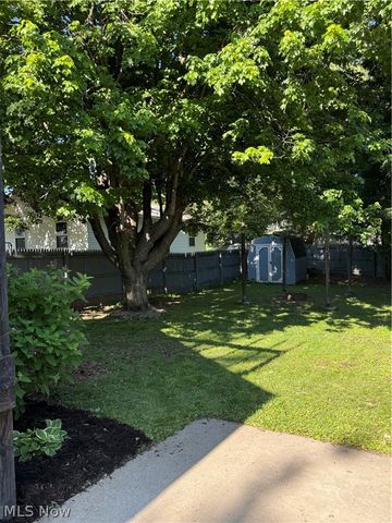 225 29th Street NW, Barberton, OH 44203