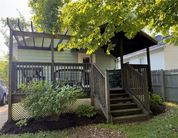 225 29th Street NW, Barberton, OH 44203