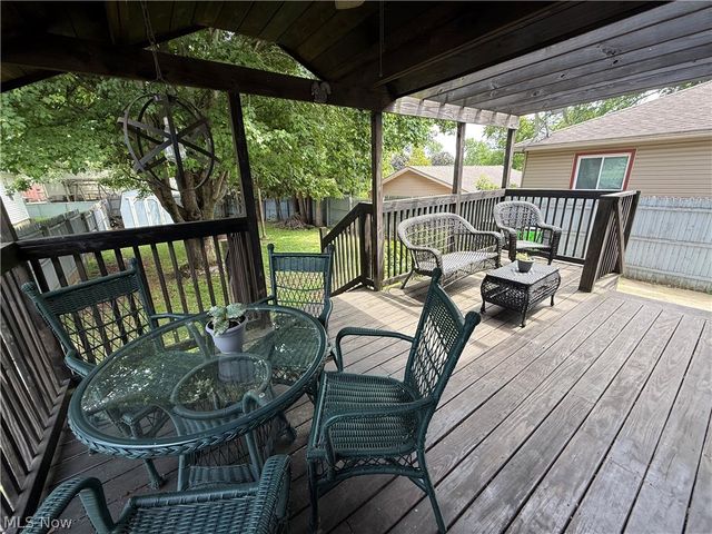 225 29th Street NW, Barberton, OH 44203