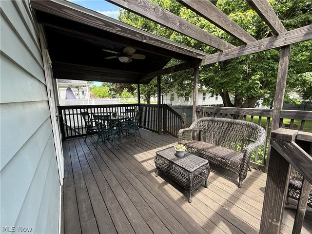 225 29th Street NW, Barberton, OH 44203