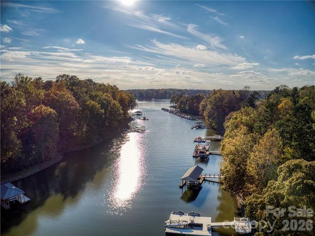 152 Fox Hunt Drive 5, Mooresville, NC 28117