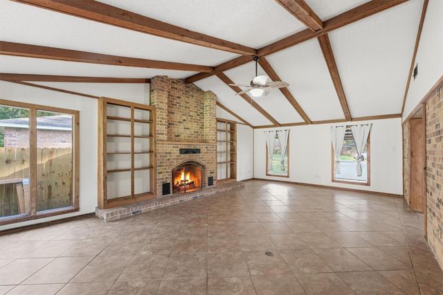 1305 Denison Avenue, Cleveland, TX 77327