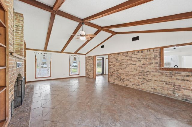 1305 Denison Avenue, Cleveland, TX 77327