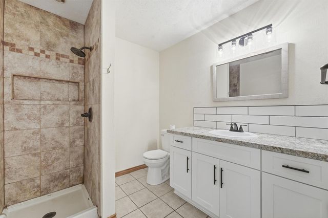 1305 Denison Avenue, Cleveland, TX 77327
