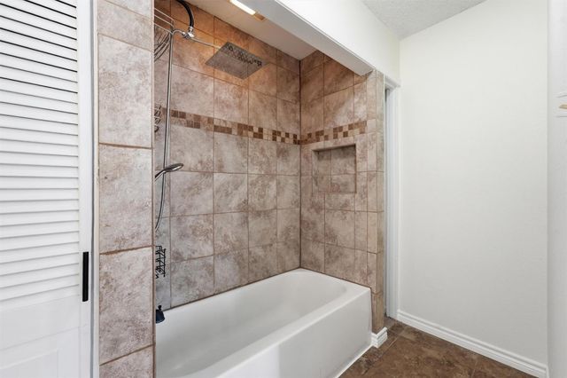 1305 Denison Avenue, Cleveland, TX 77327