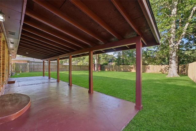 1305 Denison Avenue, Cleveland, TX 77327