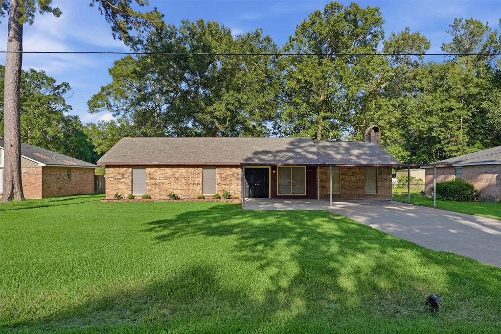 1305 Denison Avenue, Cleveland, TX 77327