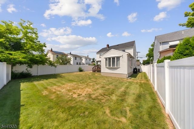 65 Park Ave, North Arlington Boro, NJ 07031