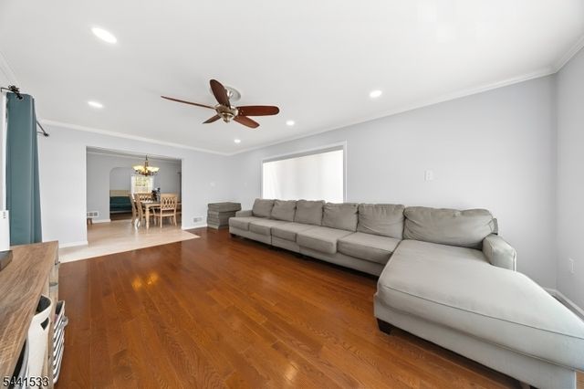 65 Park Ave, North Arlington Boro, NJ 07031