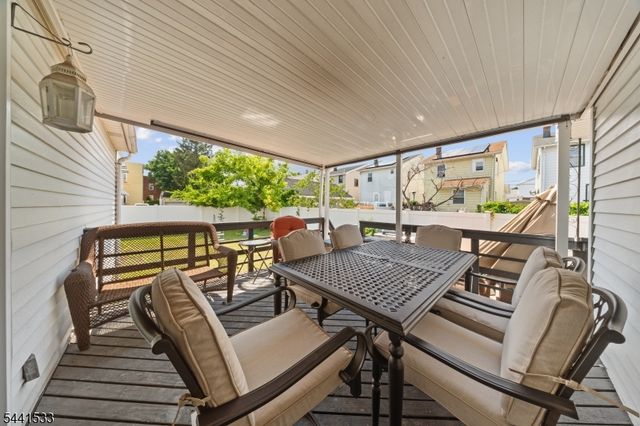 65 Park Ave, North Arlington Boro, NJ 07031