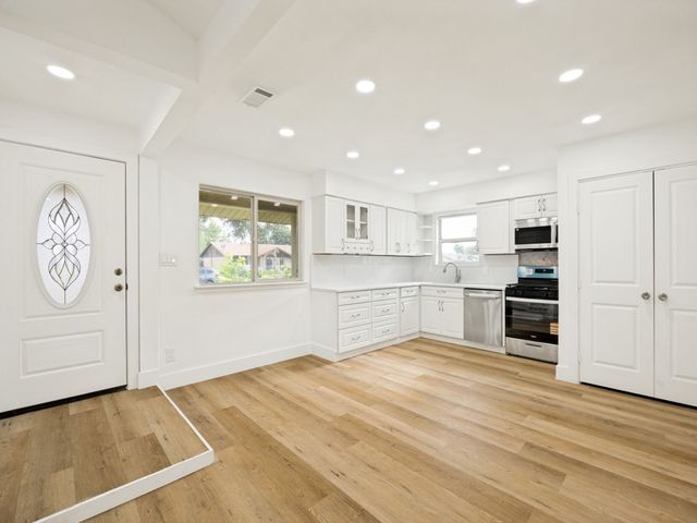 1216 Briarcove Drive, Richardson, TX 75081