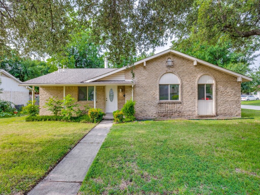 1216 Briarcove Drive, Richardson, TX 75081