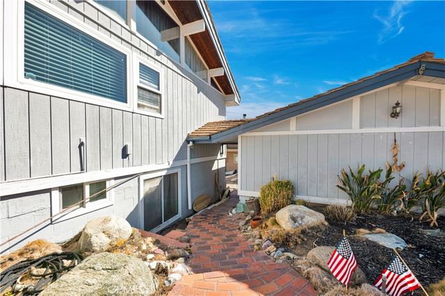 22976 Blue Bird, Canyon Lake, CA 92587