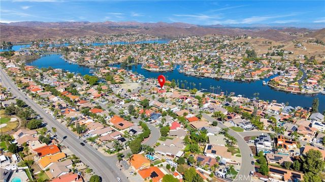 22976 Blue Bird, Canyon Lake, CA 92587