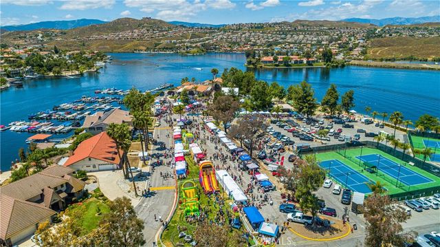 22976 Blue Bird, Canyon Lake, CA 92587