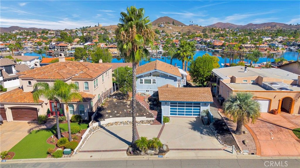 22976 Blue Bird, Canyon Lake, CA 92587